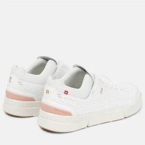 ON Running The Roger Centre Court Sneaker